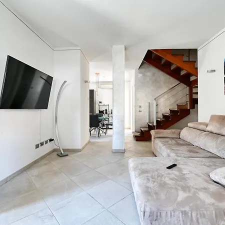 Pearl House - - Jacuzzi Privata * סירמיונה